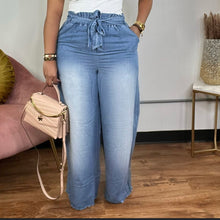 Load image into Gallery viewer, Chambray Paperbag Wide Leg Pants(Medium Wash)
