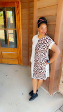 Load image into Gallery viewer, Leopard Color Block Pocket T-Shirt Dress
