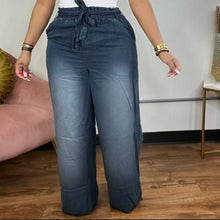 Load image into Gallery viewer, Chambray Paperbag Wide Leg Pants(Medium Wash)
